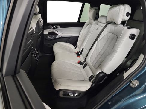 Used 2024 BMW X7 xDrive40i w/ Premium Package AWD/4WD image 42