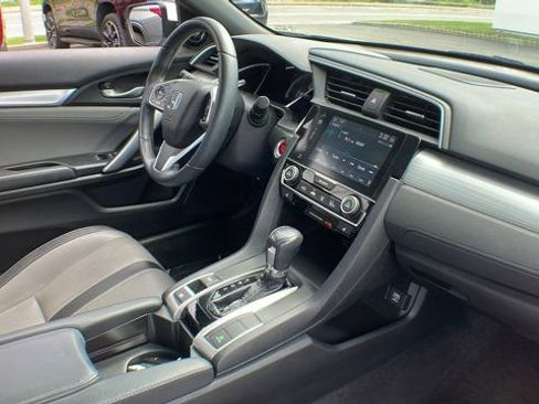 Used 2018 Honda Civic Touring image 7