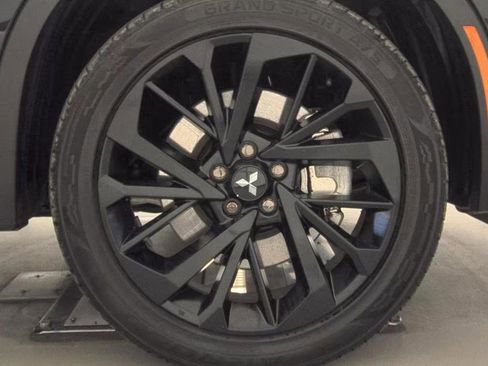 Used 2023 Mitsubishi Outlander SE Black Edition image 4