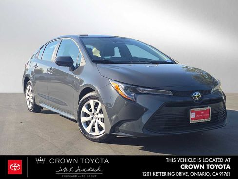 Certified 2025 Toyota Corolla LE image 1