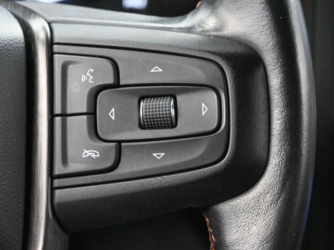 Used 2021 GMC Sierra 1500 AT4 w/ AT4 Preferred Package AWD/4WD image 9