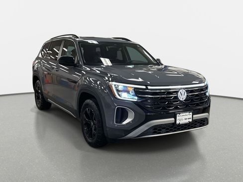 Certified 2025 Volkswagen Atlas Peak Edition SE image 3