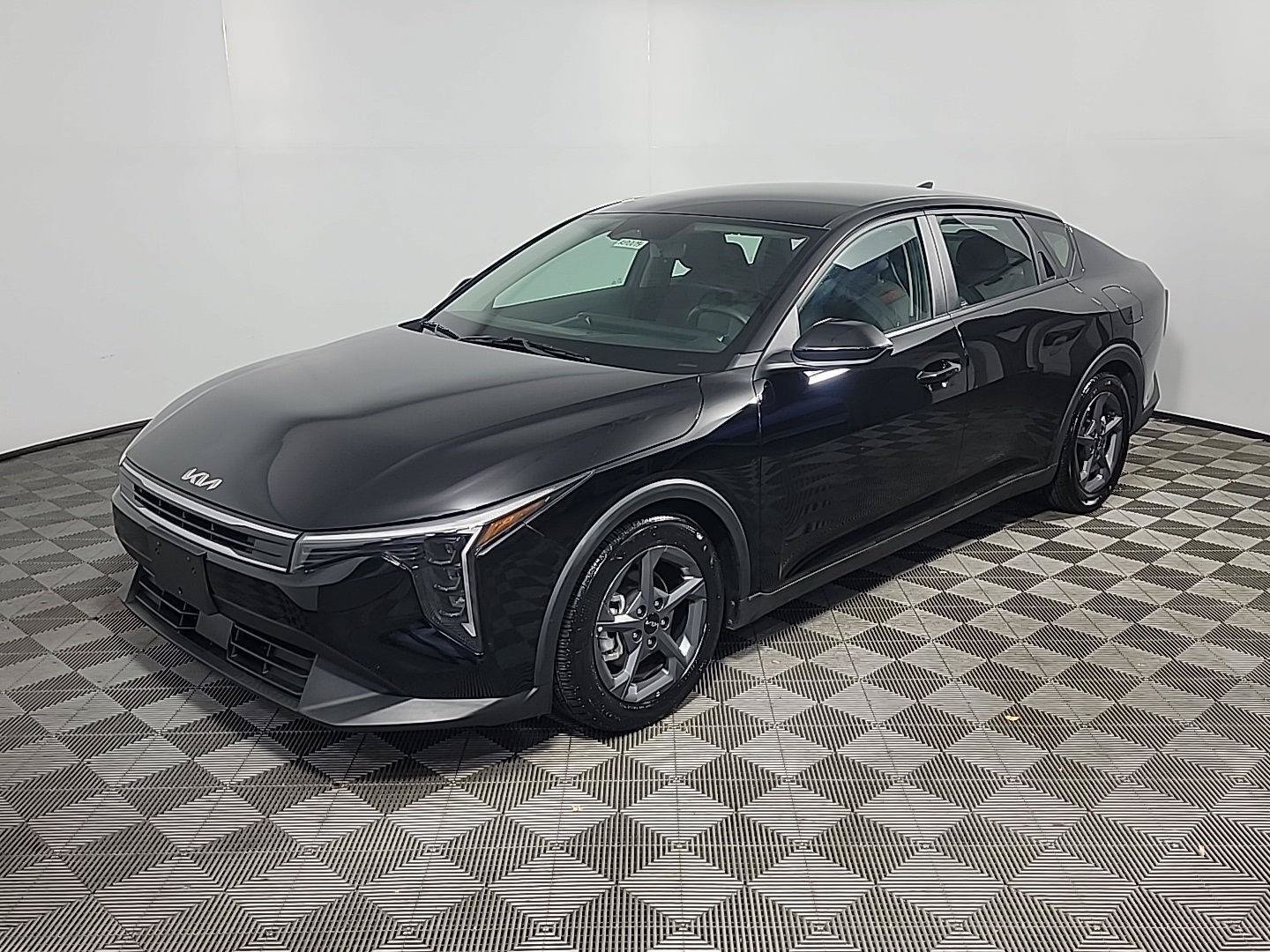 Used 2025 Kia K4 FWD image 11