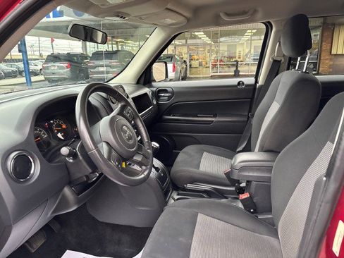 Used 2014 Jeep Patriot Latitude image 10