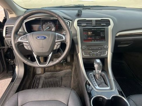 Used 2016 Ford Fusion SE w/ Equipment Group 202A image 8