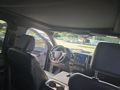 Used 2021 Ford Expedition XLT RWD image 13