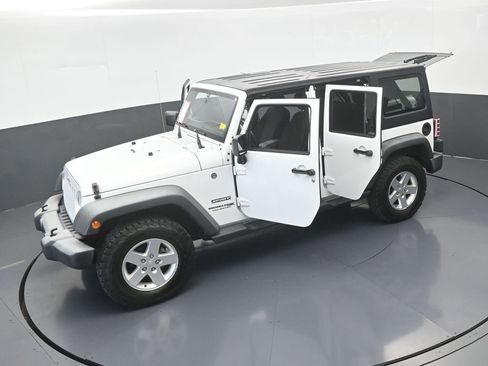 Used 2018 Jeep Wrangler Unlimited Sport S AWD/4WD image 60