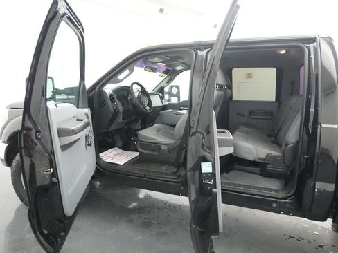 Used 2016 Ford F250 XL w/ XL Appearance Package AWD/4WD image 21