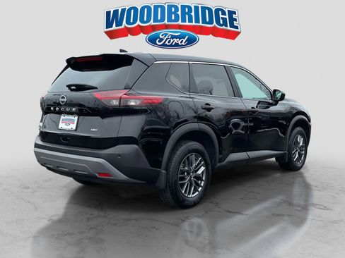 Used 2023 Nissan Rogue S image 4