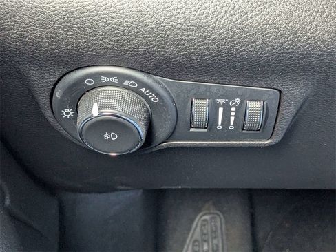 Used 2025 Jeep Compass Trailhawk w/ Trailhawk Elite Group image 27