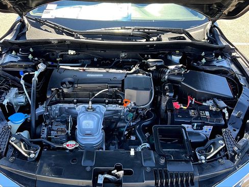 Used 2017 Honda Accord LX image 9