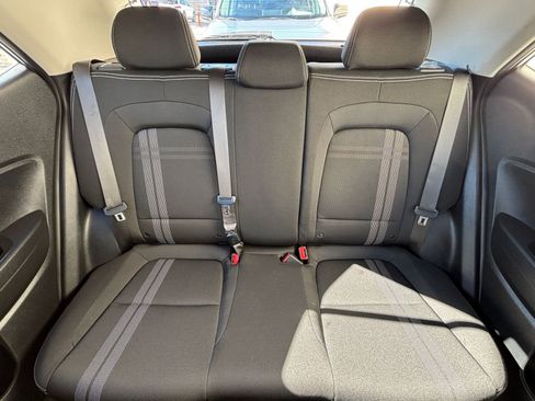 Used 2025 Hyundai Venue SEL image 38