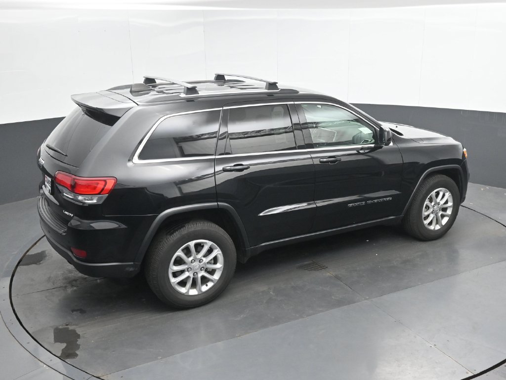 Used 2021 Jeep Grand Cherokee Laredo AWD/4WD image 30