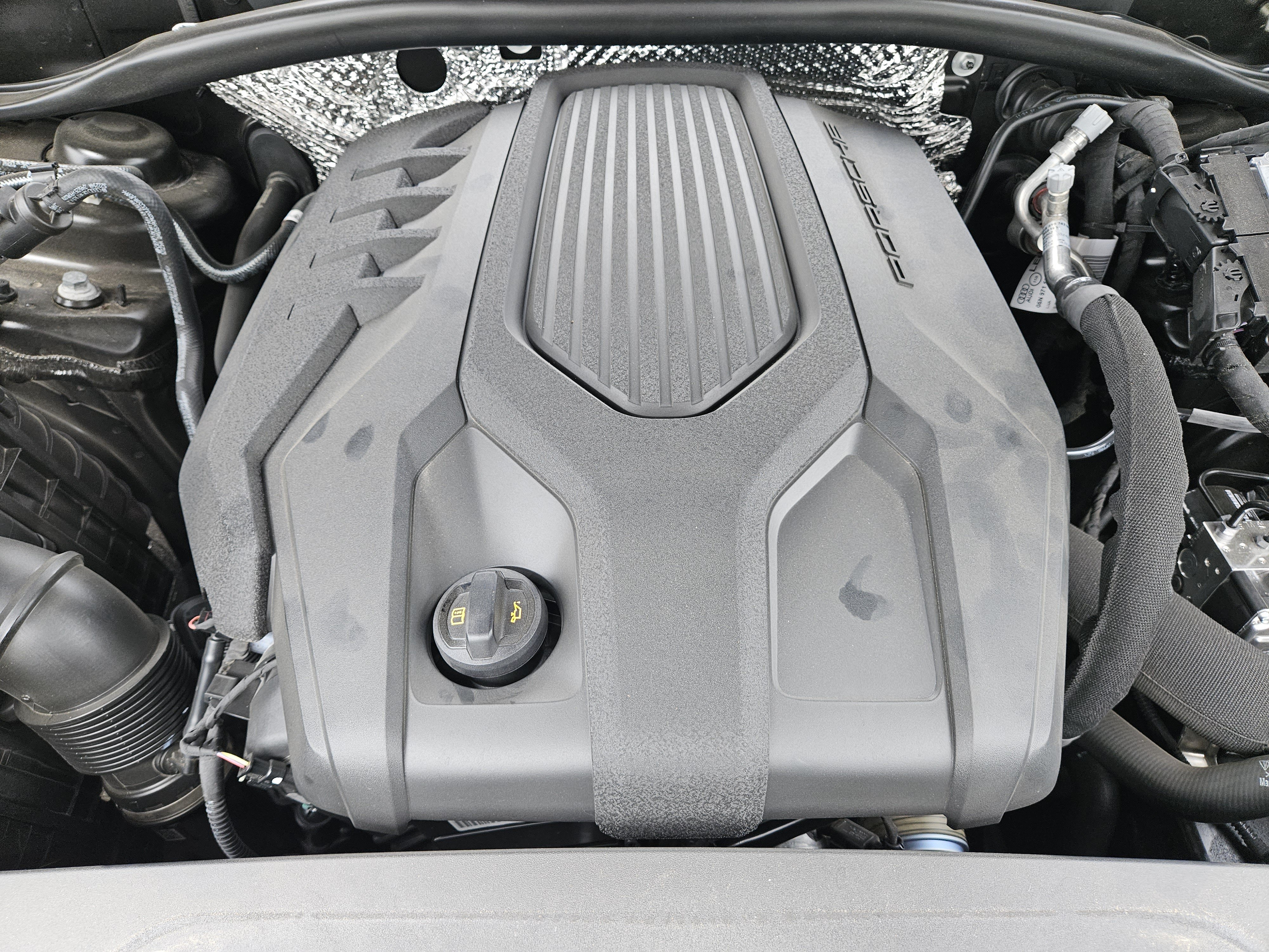 Certified 2026 Porsche Macan AWD/4WD image 30