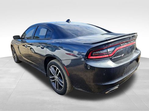 Used 2019 Dodge Charger SXT image 4