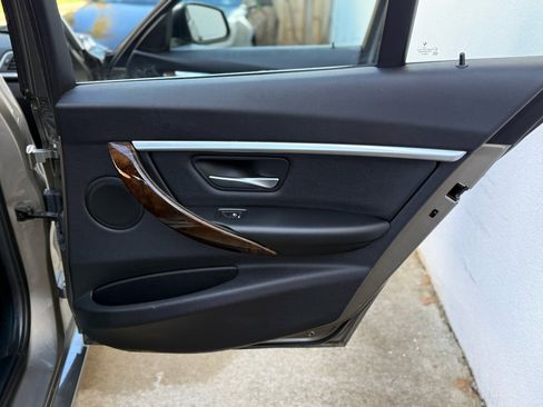 Used 2017 BMW 330e image 36