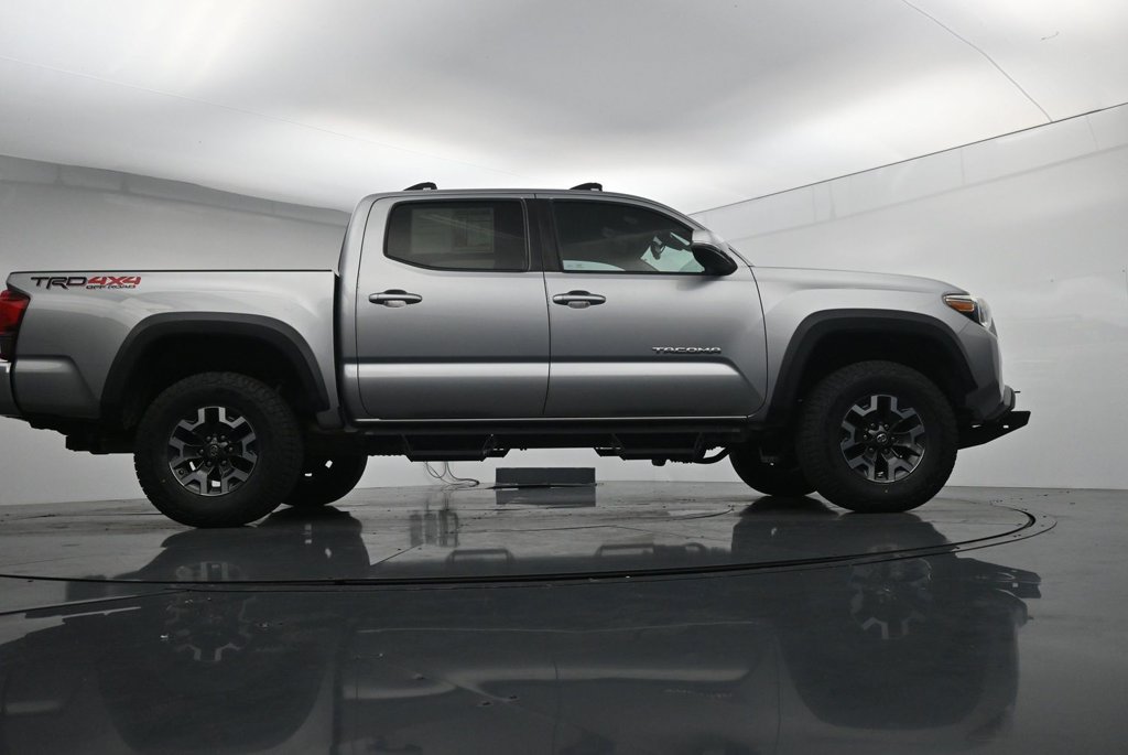 Used 2019 Toyota Tacoma TRD Off-Road AWD/4WD image 37