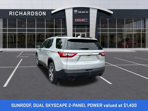 Used 2021 Chevrolet Traverse LT w/ LT Premium Package AWD/4WD image 3