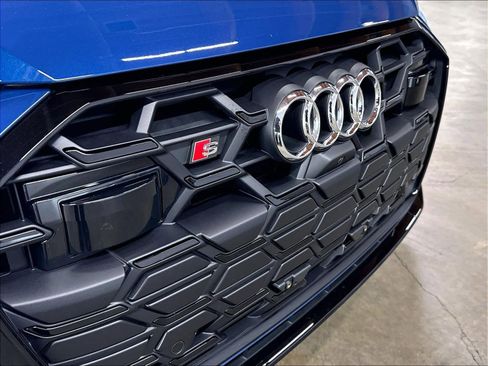 Used 2025 Audi S6 Premium Plus w/ Premium Plus Package AWD/4WD image 31