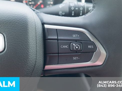 Used 2025 Jeep Compass Latitude AWD/4WD image 14