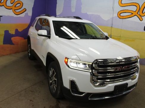 Used 2023 GMC Acadia SLE AWD/4WD image 2