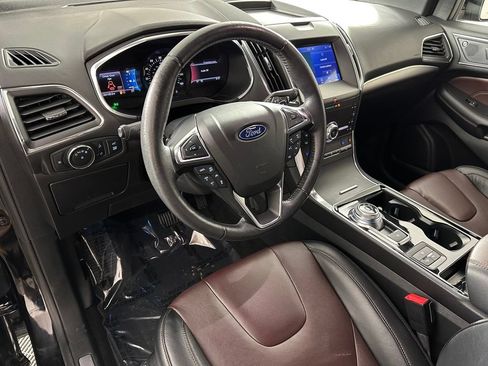 Used 2020 Ford Edge Titanium w/ Equipment Group 301A AWD/4WD image 16