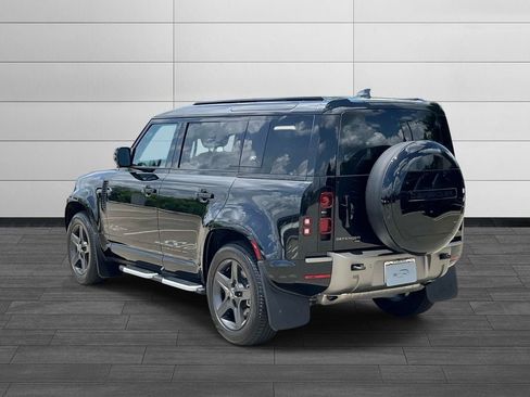 Used 2023 Land Rover Defender 110 X-Dynamic SE AWD/4WD image 3