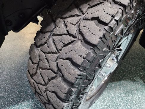 Used 2017 RAM 2500 Tradesman w/ Chrome Appearance Group image 13