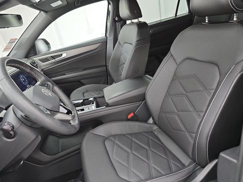 Certified 2024 Volkswagen Atlas Cross Sport SE AWD/4WD image 15