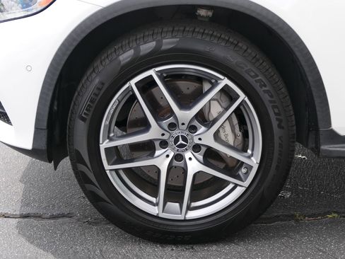 Used 2019 Mercedes-Benz GLC 300 w/ AMG Line image 10