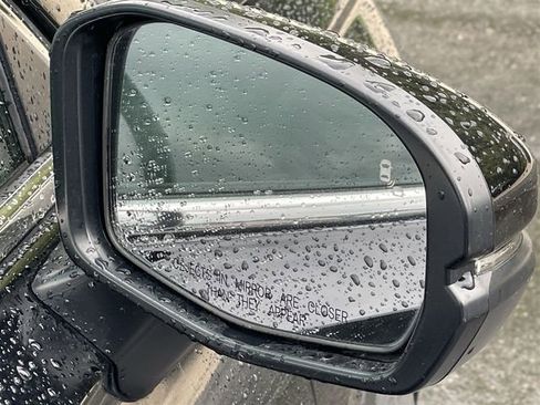 Used 2023 Honda CR-V EX-L image 31