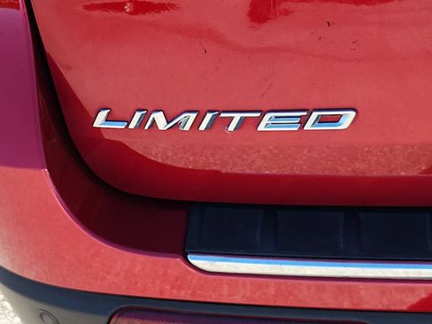 Used 2020 Ford Explorer Limited image 24