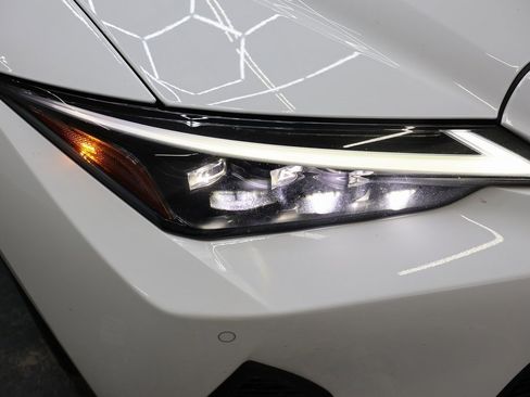 Used 2022 Lexus IS 350 F Sport image 23