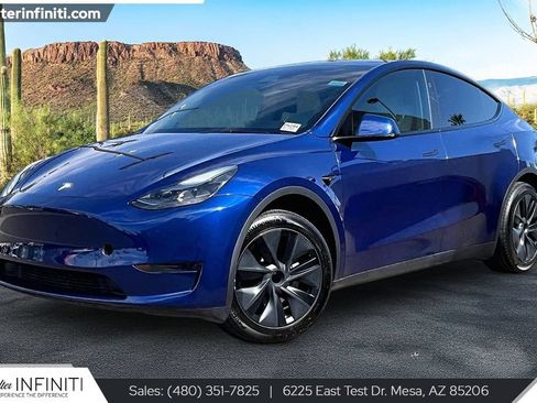 Used 2025 Tesla Model Y Long Range RWD image 1