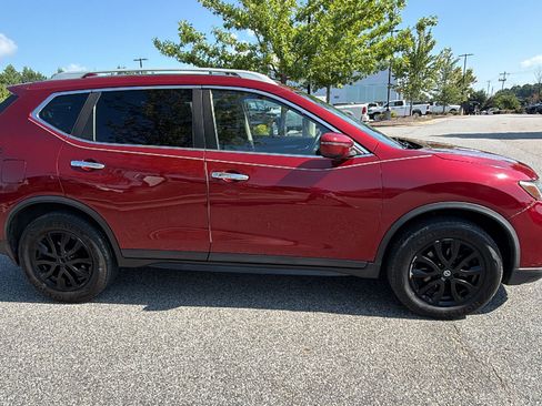 Used 2019 Nissan Rogue SV AWD/4WD image 7