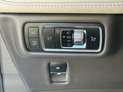 Certified 2023 Lincoln Nautilus Reserve image 34