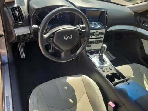 Used 2015 INFINITI Q60 Convertible w/ Premium Package RWD image 12