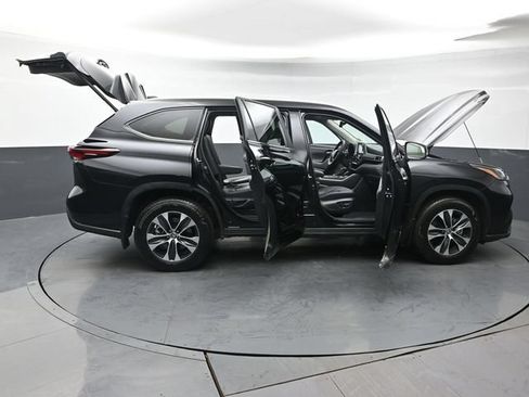 Certified 2026 Toyota Highlander XLE w/ Protection Package #3 (TMS) AWD/4WD image 57