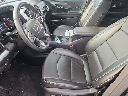 Used 2024 GMC Terrain SLT image 31