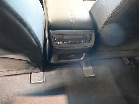 Used 2025 Nissan Pathfinder SV image 27