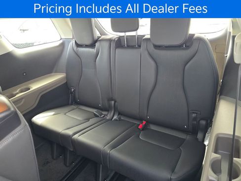 New 2026 Kia Carnival LX FWD image 11
