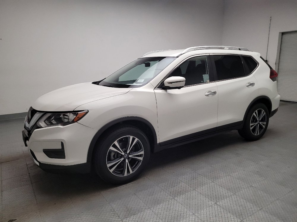 Used 2020 Nissan Rogue SV w/ Premium Package FWD image 2