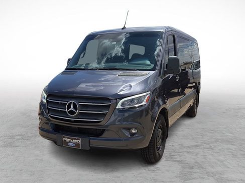 Used 2021 Mercedes-Benz Sprinter 2500 image 4