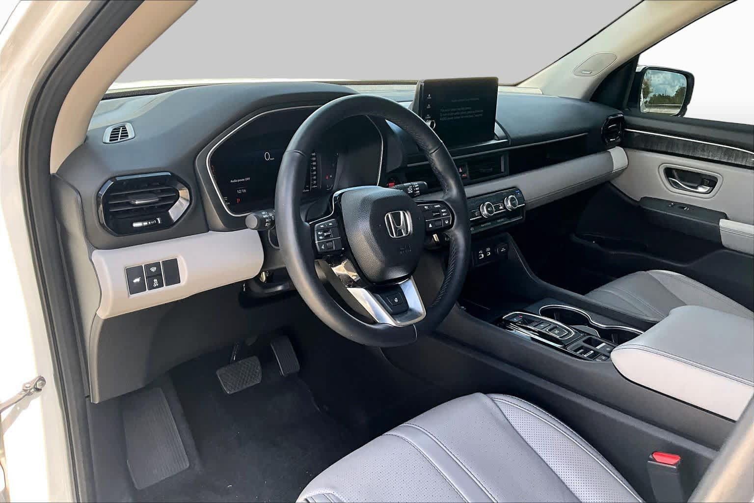 Used 2023 Honda Pilot Elite image 16