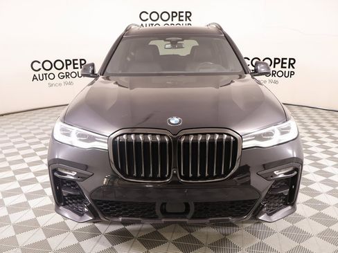 Used 2022 BMW X7 xDrive40i w/ M Sport Package image 11
