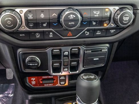 New 2026 Jeep Wrangler Unlimited Rubicon AWD/4WD image 25