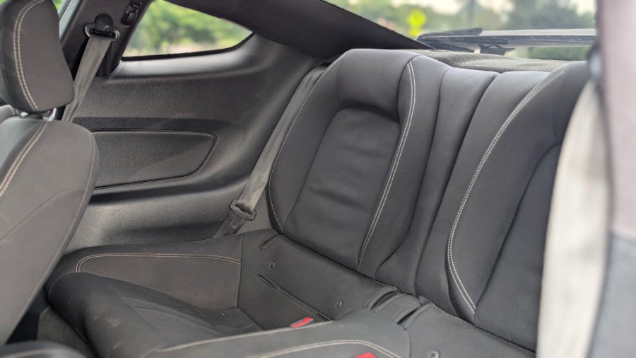 Used 2018 Ford Mustang Coupe RWD image 25