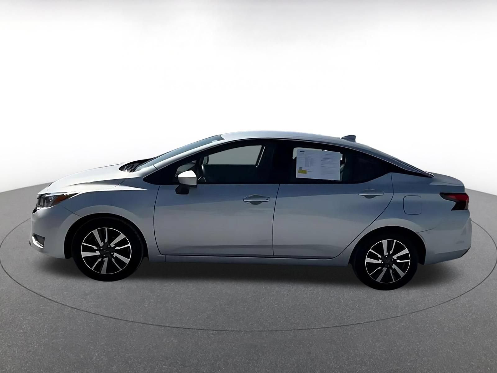 Used 2025 Nissan Versa SV FWD image 8