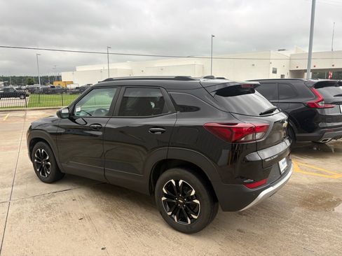Used 2021 Chevrolet TrailBlazer LT w/ Convenience Package FWD image 6