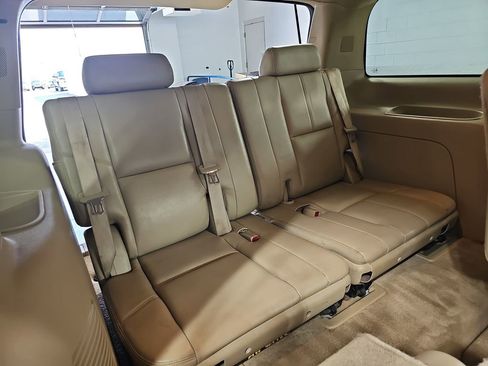 Used 2008 Chevrolet Tahoe LTZ w/ LTZ Preferred Equipment Group AWD/4WD image 15